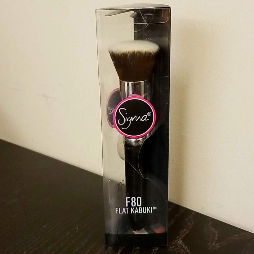 Sigma flat kabuki foundation makeup brush